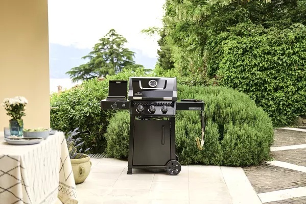 Grill gazowy Napoleon Freestyle 365 z 3 palnikami i palnikiem bocznym